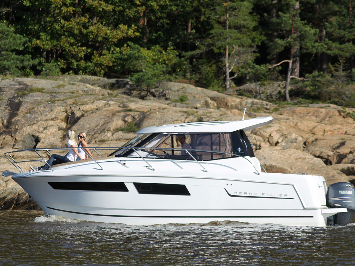  Jeanneau Power outboard models and The Sydney Trailer Boat